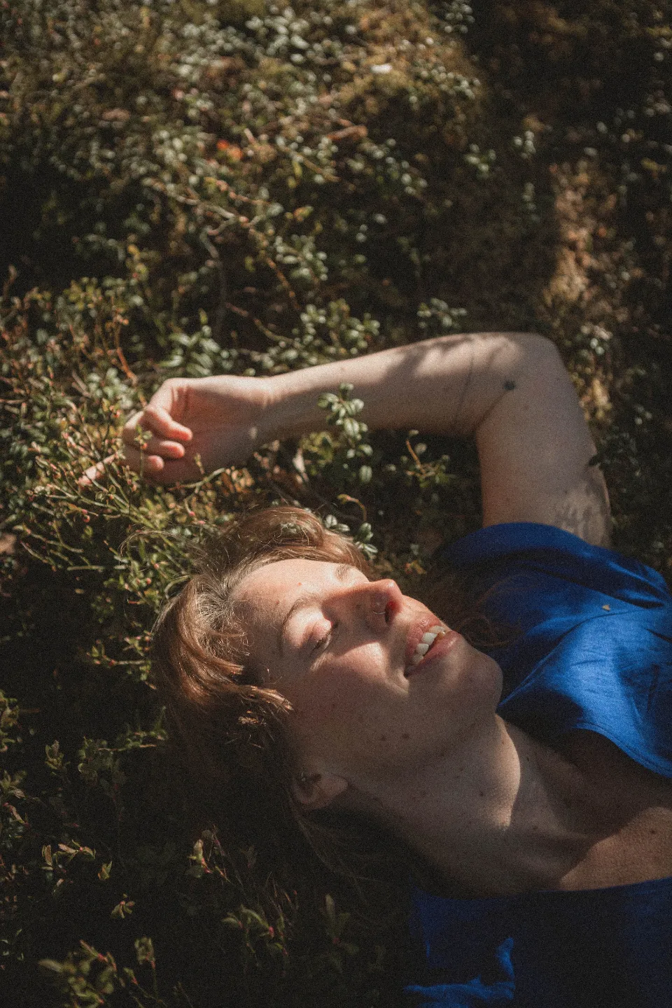 Hanna Ideäng resting in nature — Back to your body